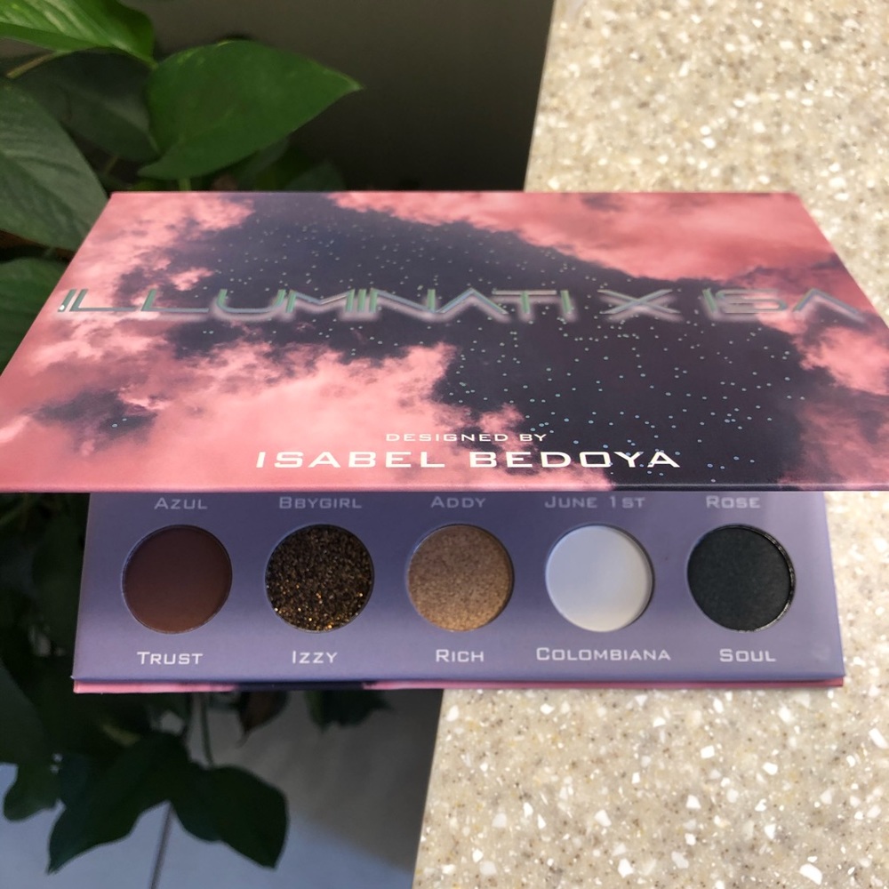 Illuminati Cosmetics Isa Glam Eyeshadow Palette - Picture 4 of 10